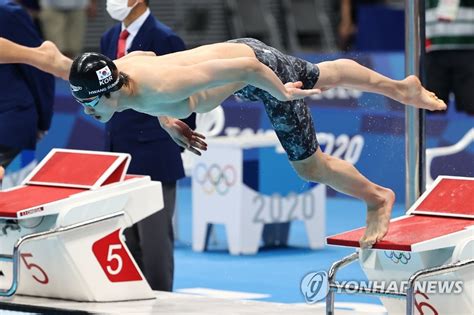 韩选手黄宣优世锦赛200米自由泳夺银 | 韩联社