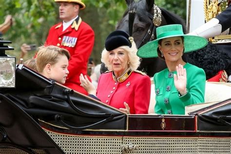 凯特王妃Kate Middleton只做一天月子 外出购物 大方展示产后"妈妈肚"获赞 - YouTube