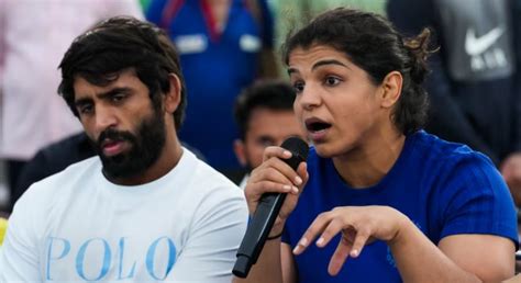 Family minor female wrestler intimidated threatened Sakshi Malik ...