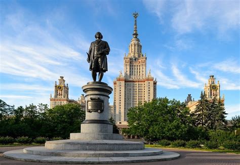 Памятник М. В. Ломоносову - Москва 2025