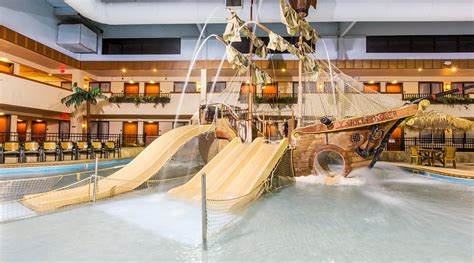 RAMADA BY WYNDHAM SIOUX FALLS AIRPORT-WATERPARK & EVENT CTR - Hotel ...