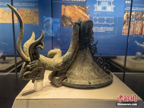 三星堆上新：跨越3000年，跪坐人像和大神兽的神奇拼对_腾讯新闻