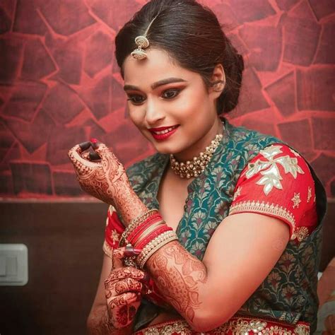 Trending Bride Getting Ready Photos Or Shots From Indian Weddings