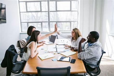 Accounts Payable vs Accounts Receivable: What's the Difference? | NetSuite