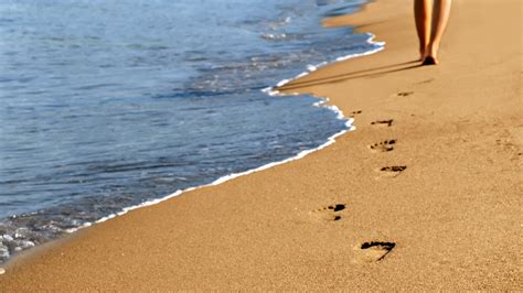 Footprints In The Sand HD Wallpapers - Wallpaper Cave