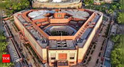 200 ex-MPs get notices to leave govt bungalows in Lutyens' Delhi ...