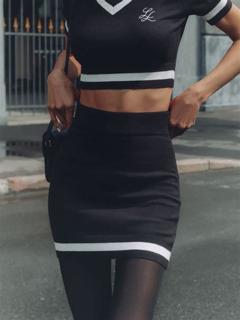 Knitted mini skirt with contrasting edging :: LICHI - Online fashion store