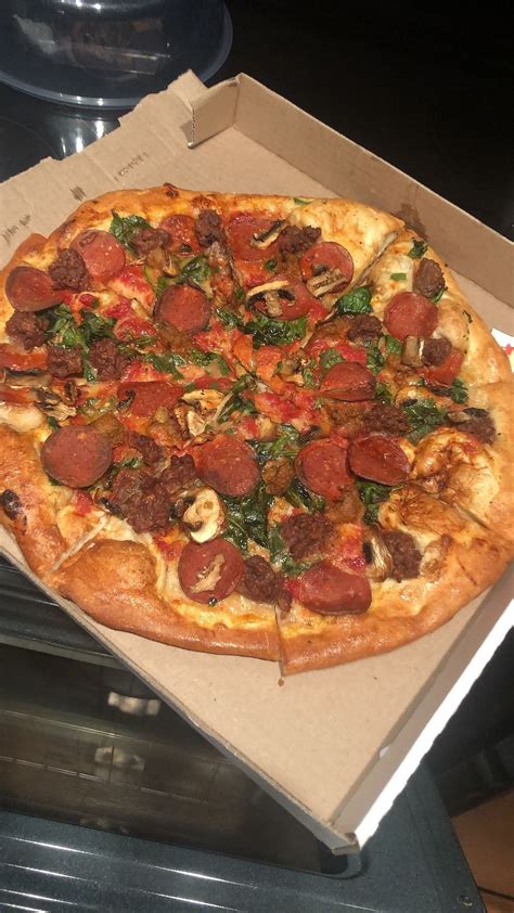 Meek's Vegan Pizza - Houston Texas Restaurant - HappyCow