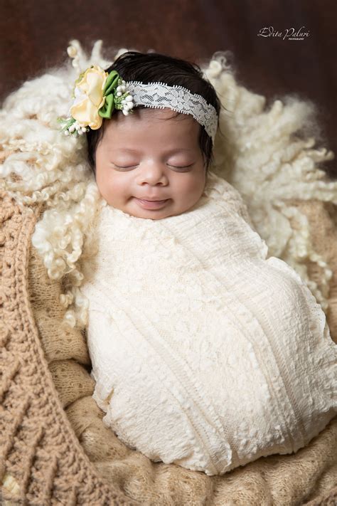 Newborn baby girl photography in Pune | Edita photography