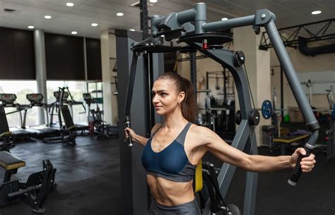 Reverse Pec Deck Alternatives - (TOP 5 in 2026) | Baller Circuit