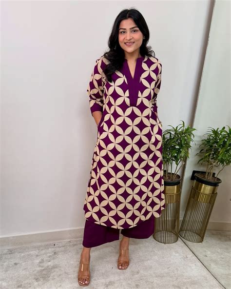 Floral Printed Kurta Pant Set for Women – AURA ETHNIC FASHION