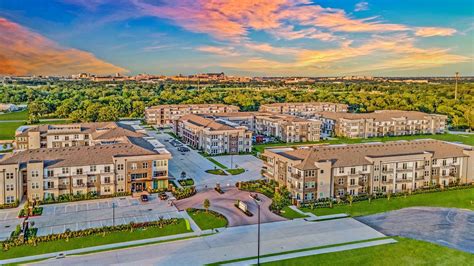 Lake Walk at Traditions | Apartments in College Station, TX
