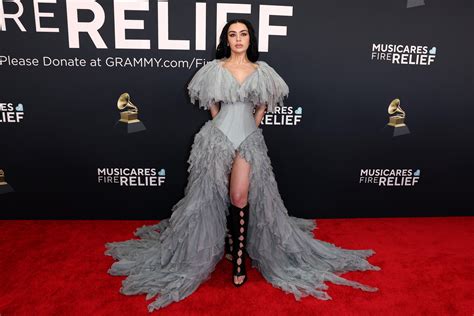 2025 GRAMMYs Red Carpet Photos: See Captivating Outfits From Sabrina ...