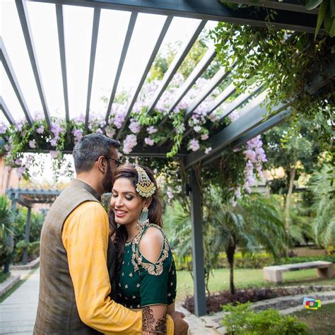 Different Types of Sleeves to Add to Your Bridal Look