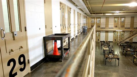 Iowa Medical Classification Center officer struck in head