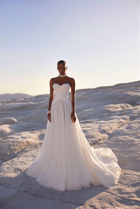 Straight wedding dress «Arlet» with corset | WONA