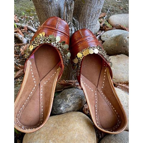 Buy Punjabi Jutti Online in India - Etsy