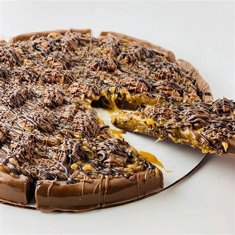 By a Pro: Chocolate Pizzas | Unusual Dessert Table Food Ideas