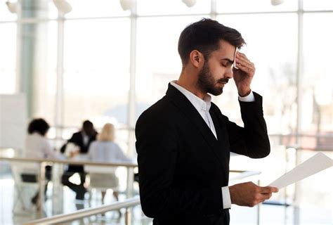 फोबिया म्हणजे काय? जाणून घ्या फोबियाची कारणे, लक्षणे, प्रकार आणि ...