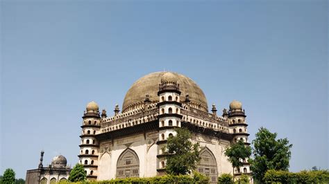 Gol Gumbaz Bijapur- History, Built By, Architecture, Timings, Location | Adotrip