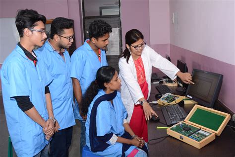 Associate Degree in Engineering Technology 的图像结果