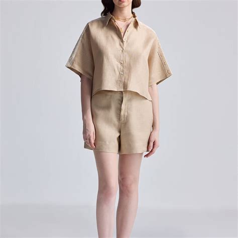 Boxy Shirt with Lace – Reistor