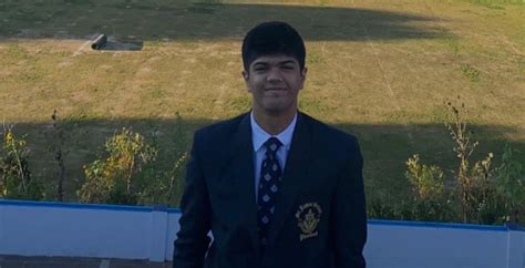 This 18-Year-Old Kolkata Boy Is Upcycling Textile Waste Into New ...