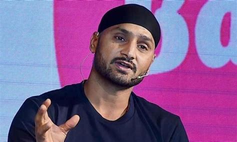 Fans will get to witness Dhoni in yellow jersey again: Harbhajan