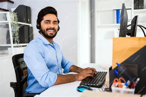 Man at Computer Desk 的图像结果