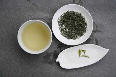红松萝茶的功效与作用_绿茶的功效与作用_绿茶说