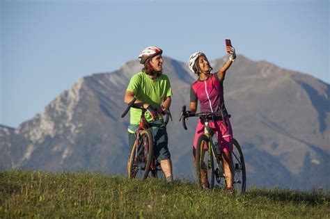 Bike route between Venetian villas and Dolomite landscapes