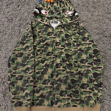 green bape hoodie size medium barely worn full zip - Depop