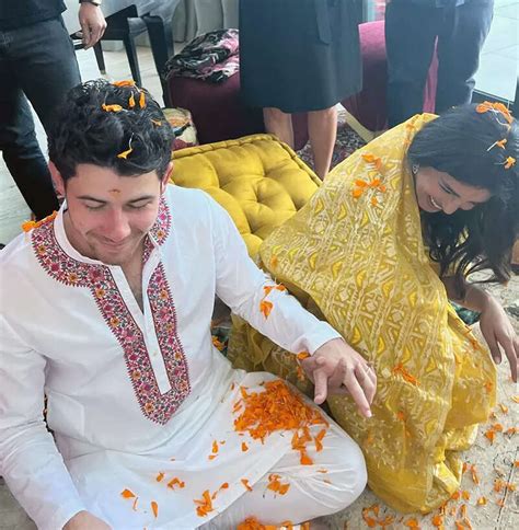 Priyanka Chopra and Nick Jonas welcome New Year with this romantic ...