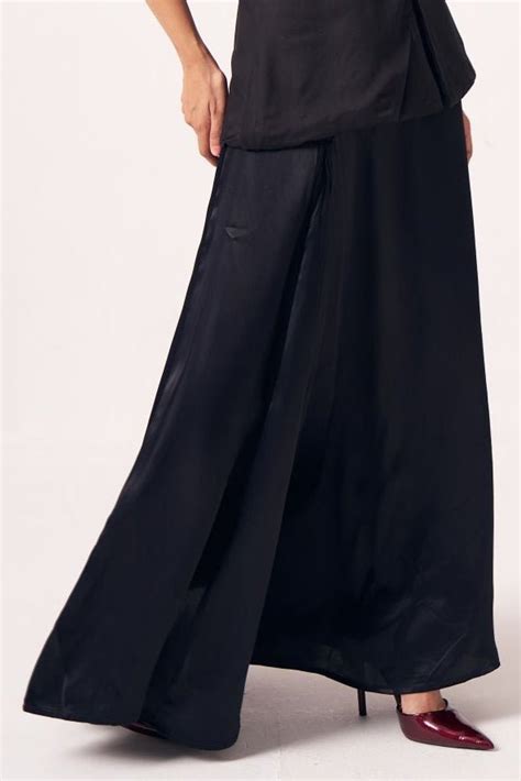 Tiana Black Draped Skirt – Western Era