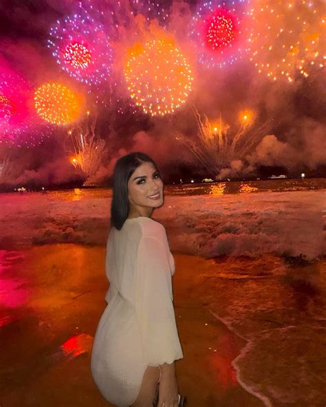 Jessica Arcila Cespedes | 🌷𝕾𝖍𝖊 𝖎𝖘 𝖆 𝖘𝖙𝖔𝖗𝖒 𝖔𝖋 𝖗𝖔𝖘𝖊𝖘, 𝖉𝖆𝖓𝖌𝖊𝖗𝖔𝖚𝖘 𝖇𝖚𝖙 𝖇𝖊𝖆𝖚𝖙𝖎𝖋𝖚𝖑🌷 | Instagram