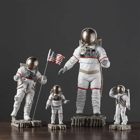 Jinxiu Astronaut Figurine Resin Moon Spaceman Model Ornament Car ...