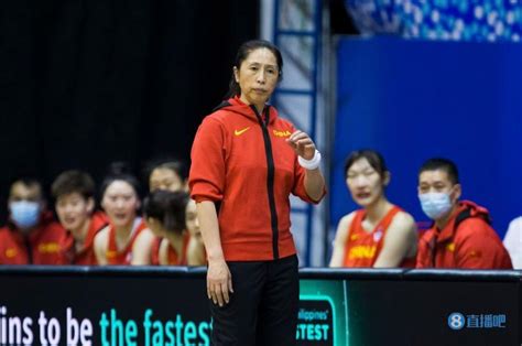 女篮主帅郑薇：整体来讲我们的球员表现得非常棒 非常为她们高兴-直播吧