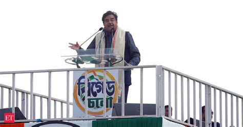 Shatrughan joins opposition rally, attacks Modi govt on Rafale - The ...