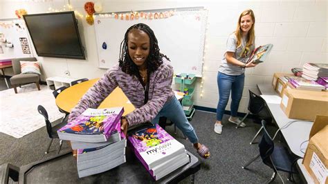 Ocala/Marion County teachers get their classrooms ready
