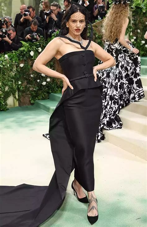 100 of the Hottest Looks on Met Gala Red Carpet | Gist