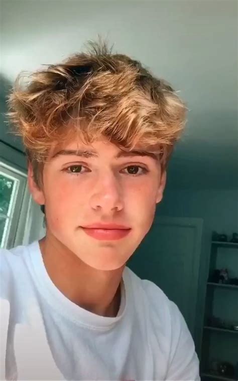 Pin by Ebony on 2019 friends | Blonde hair boy, Teen boy haircuts, Men ...