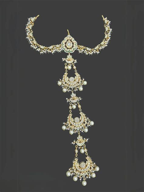 Buy Kundan And Pearl Studded Chand Shaped Choti Online - Ishhaara