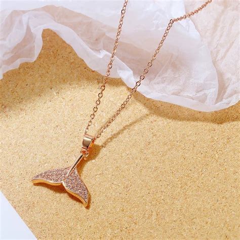 Creastal bird desing pendant necklace – ARISAA
