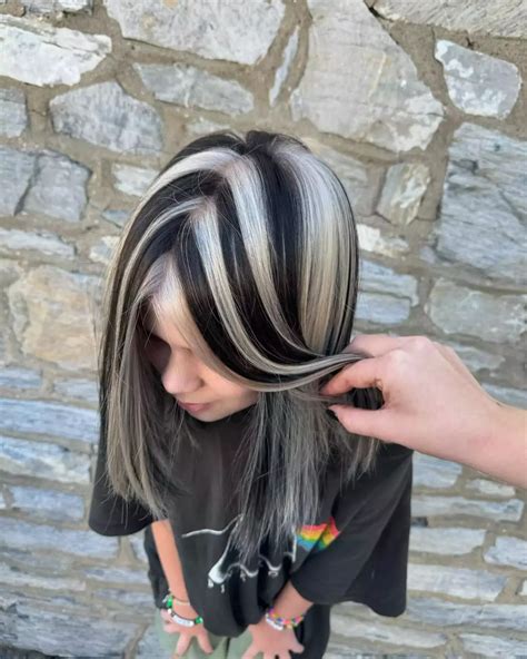 40 Trendy Skunk Stripe Hair Ideas - Pretty Designs
