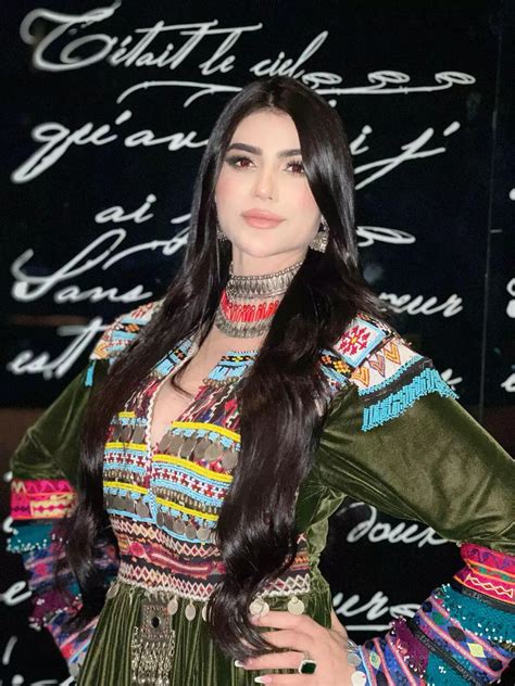 Afghan 'mystery girl' Wazhma Ayoubi's pictures take over the internet ...