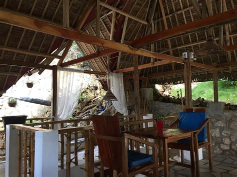 TINAOOG BEACH RESORT (Alad) - Inn Reviews, Photos, Rate Comparison ...