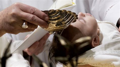 Pope Francis Once Again Encourages Mothers To Breastfeed In The Sistine ...