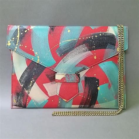Buy And Shop Budget Clutches Online | LBB