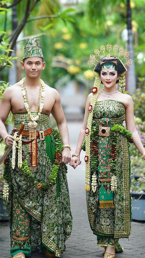 Pin by Sophie Keiko on MyFav INDONESIAN TRADITIONAL BRIDE | Traditional ...