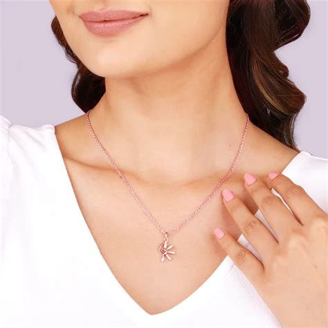 Seasonal Sparkle: Top Pendants Perfect for Your Spring Wardrobe – GIVA
